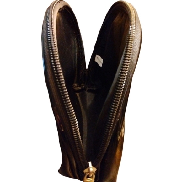 Aidan Mattox Black Zipper Cosmetic Bag - Picture 3 of 5